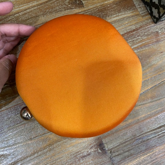 Round Box Clutch with Floral Embroidery - Picture 4 of 6